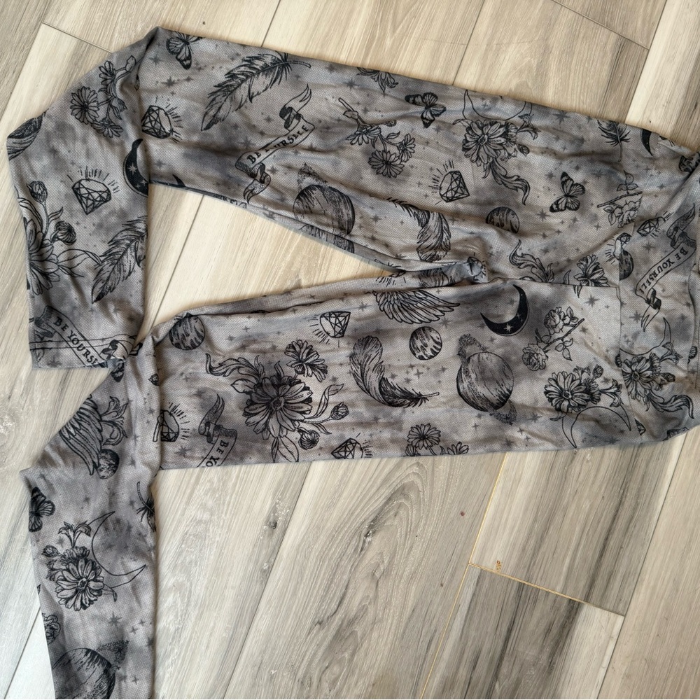 No Boundaries Gray Celestial Pattern Leggings
